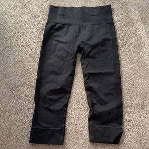 Lululemon High/mid Rise Crop Legging
